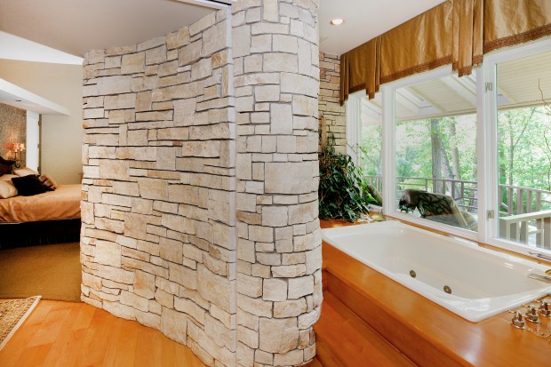 Serendipity Circle, 3_master bath.jpg